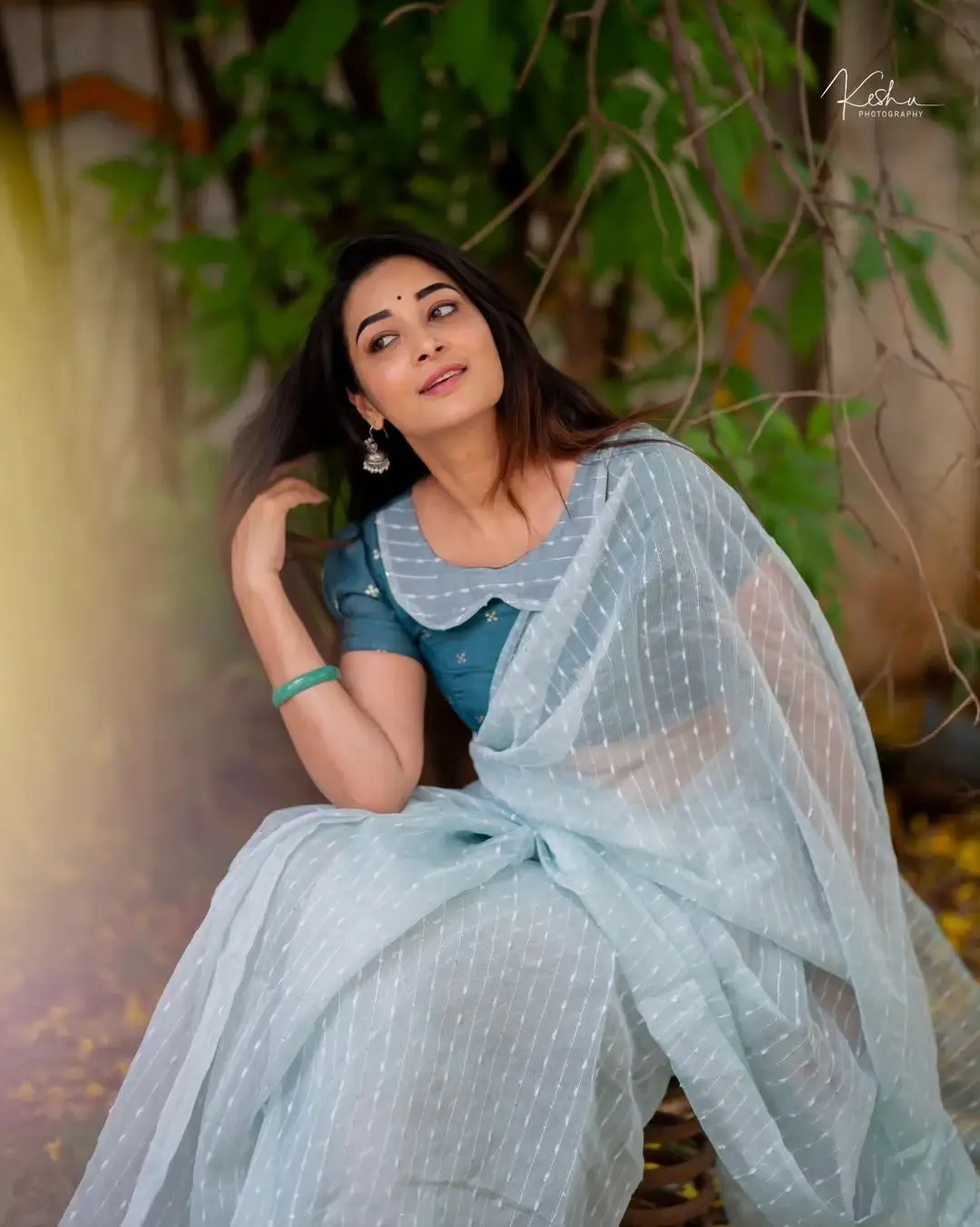 Beautiful Indian Actress Bhanu Shree in Blue Saree